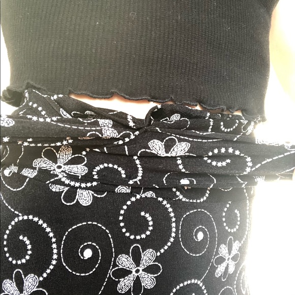 Knee length skirt with flower pattern - Picture 8 of 9